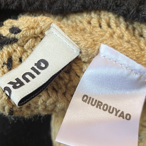 QIUROUYAO designer tan black cropped knit sweater cardigan perfect ❤️❤️❤️ - Picture 8 of 9